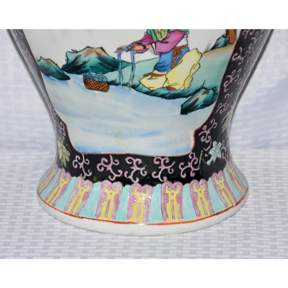 Japanese Decor Royal Satsuma Hand Painted Ginger Temple Jar Vase